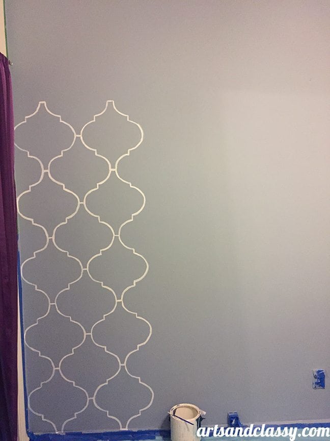 How To Create and Inexpensive and Elegant Moroccan Stencil Wall at www.artsandclassy.com