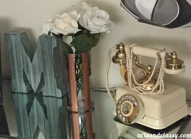 DIY Dollar Store Vase Makeover. See how I transform these inexpensive vases from the dollar tree and transform them to match my vintage glam bedroom. Easy and affordable diy home decor for sure at www.artsandclassy.com