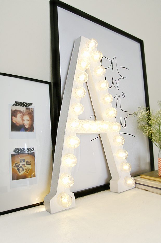 Falling in Love with DIY Marquee Lighting Projects! Here is a round up of some amazing Marquee lighting projects via www.artsandclassy.com