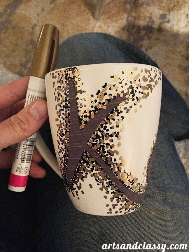 DIY Cost Effective Gift Idea for Any Occasion! DIY Sharpie Mugs with Oil Based Sharpies and Mugs from the 99 cent store at www.artsandclassy.com