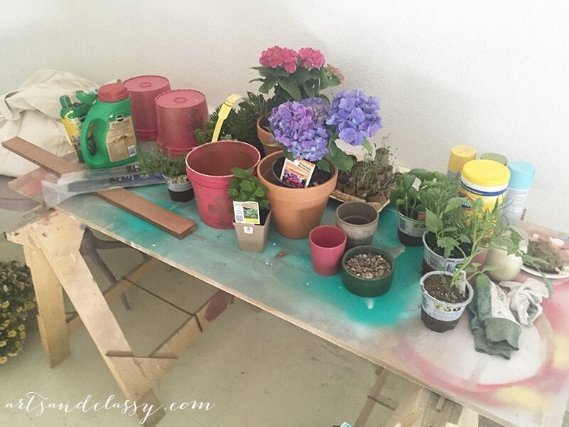 Shopping Tips for an upcycled garden via www.artsandclassy.com