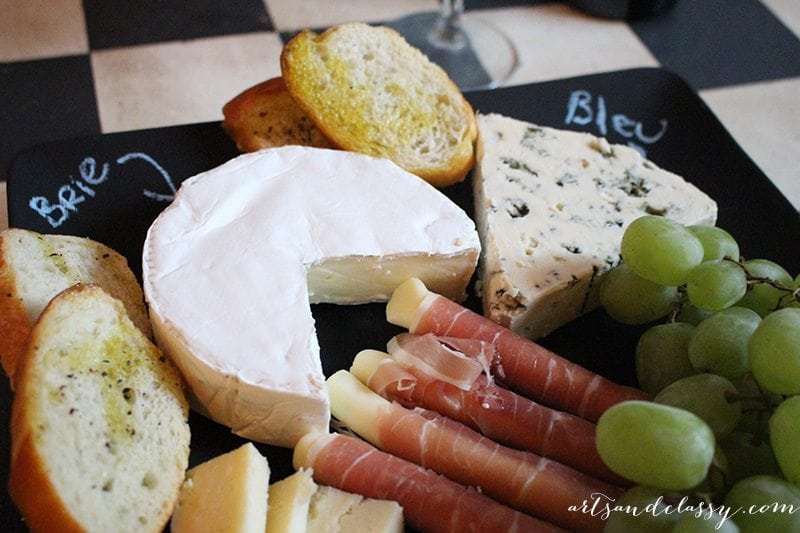 Do it yourself chalkboard cheese platter for my movie night in www.artsandclassy.com-09