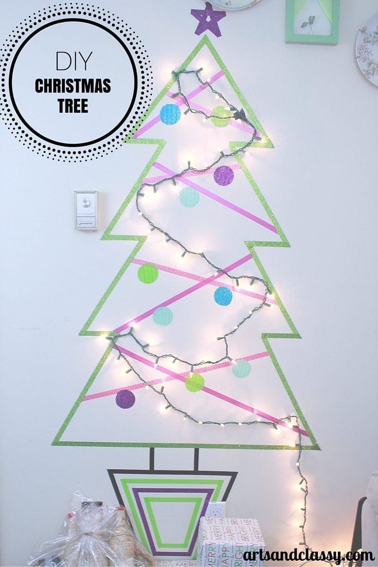 DIY Christmas Tree for people with no space or a small budget. Learn more at www.artsandclassy.com