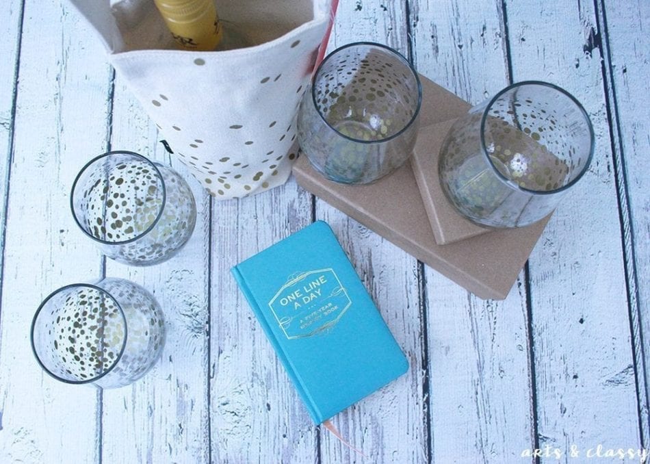 Easy DIY Christmas Gifts Idea - Glam Stemless Wine Glasses-02