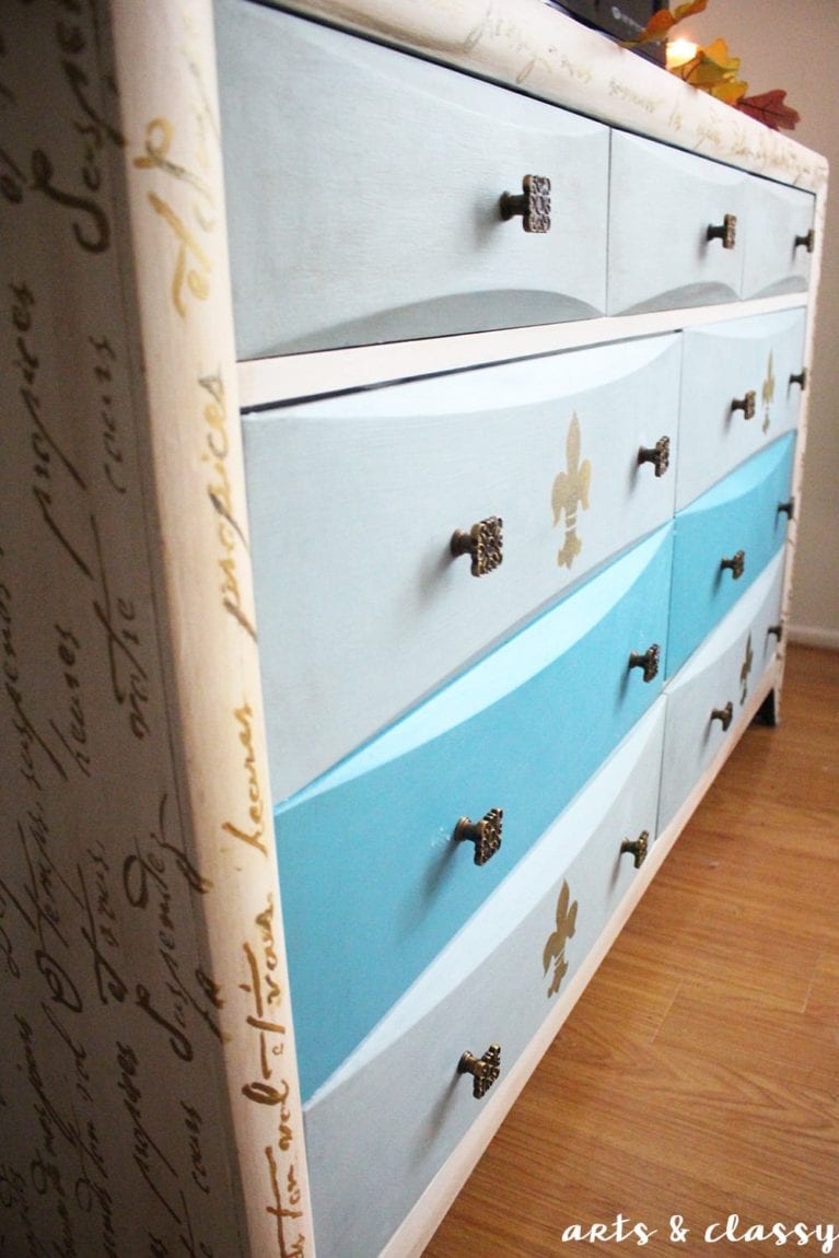 Get creative with these DIY ideas for painted bedroom furniture! Explore 25 stunning projects to personalize your space and showcase your style.