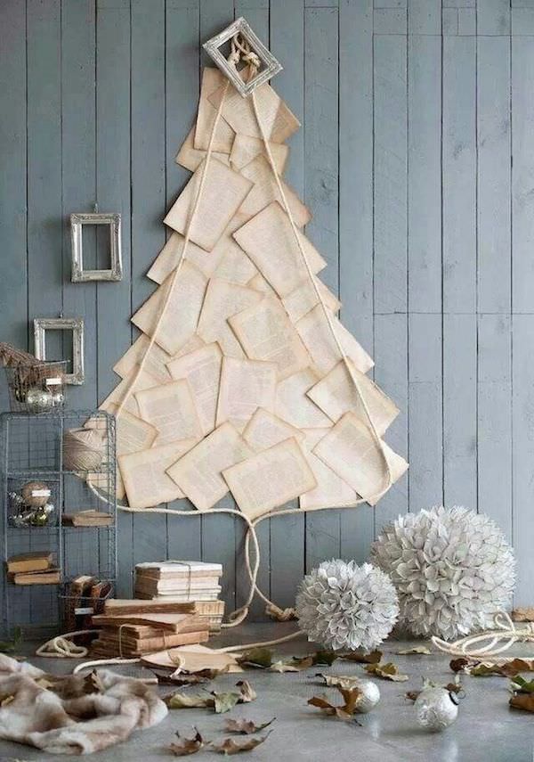 12-creative-ways-to-build-a-christmas-tree-in-an-apartment