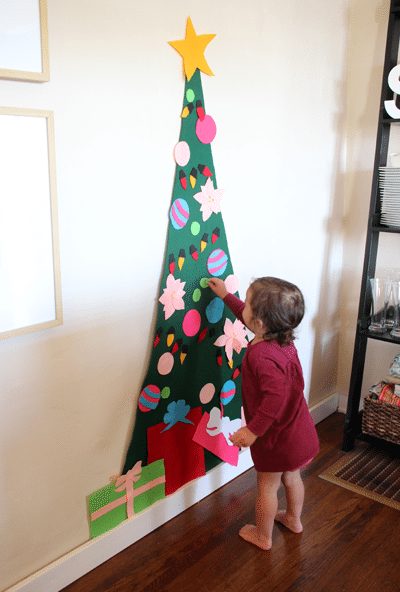 12-creative-ways-to-build-a-christmas-tree-in-small-apartments