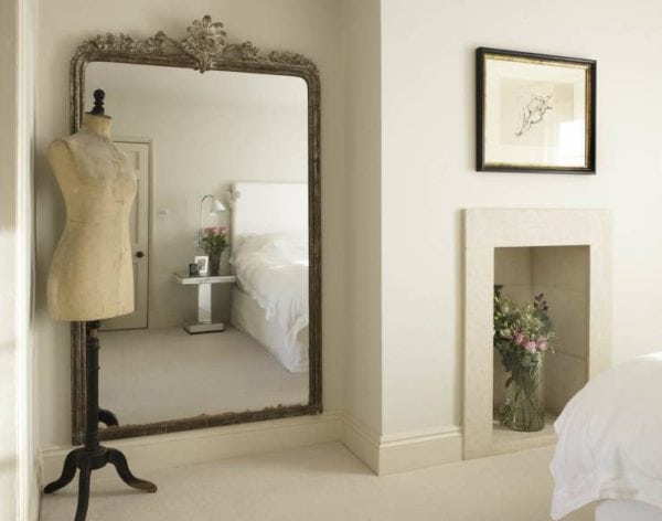 How to Decorate a Room Without Windows – Arts and Classy