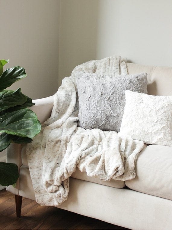 25 Of The Best Throw Blankets For Your Home Arts And Cly 25 Of The Best Throw Blankets For Your Home
