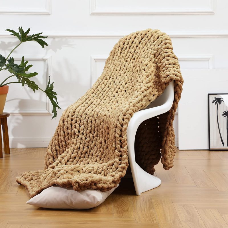 25 Of The Best Throw Blankets For Your Home Arts and Classy