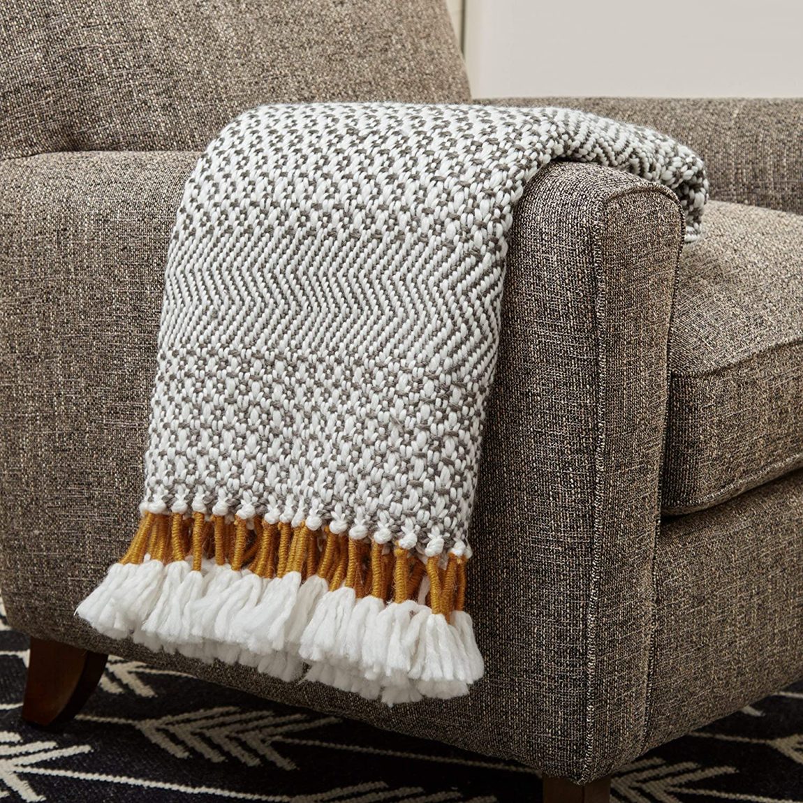 Where to find my favorite decorative throw blankets for your home. Shop beautiful and cozy blankets to snuggle up with, no matter what the season. I've got decorative throws for every style. 