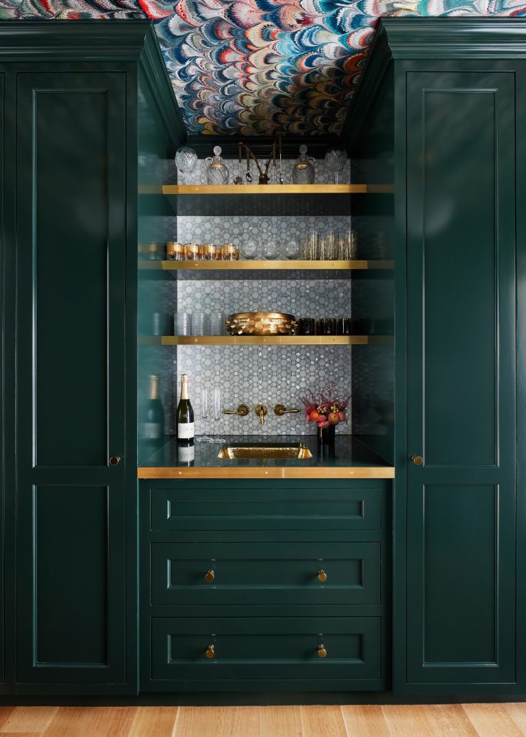 8 Ways to Incorporate Emerald Green Room Ideas into Your Home Design – Arts and Classy