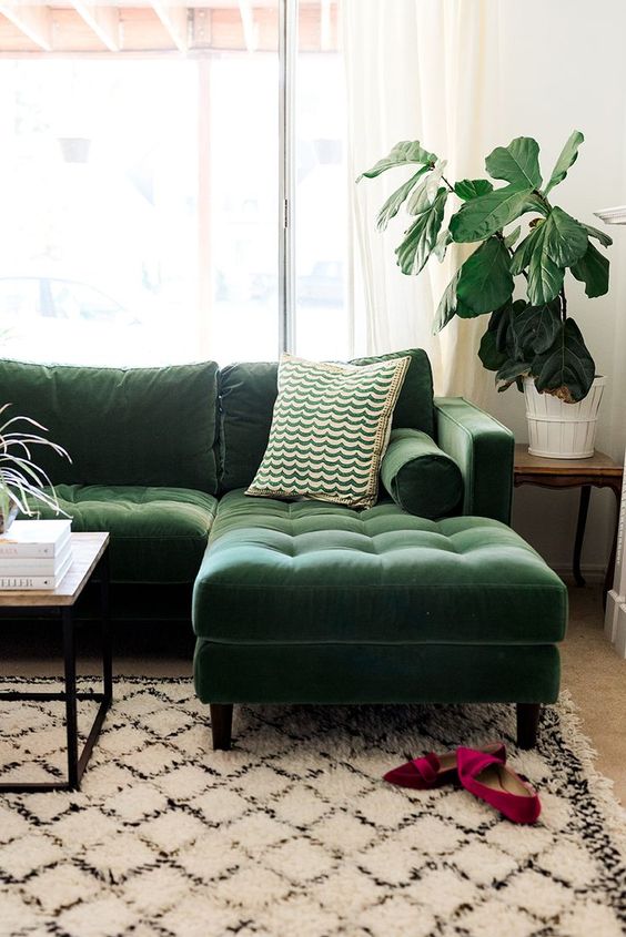 7 Ways to Incorporate Emerald Green Room Ideas into Your Home Design