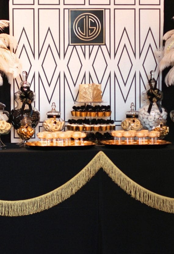 Throw an Unforgettable Gatsby Party Ideas on a Budget with these DIY Ideas   Gatsby party decorations, Gatsby themed party, Great gatsby party  decorations