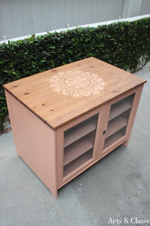 Gratitude Mandala Stenciled Cabinet Makeover #DIYfurniture #furnitureflip #mandala #gratitude