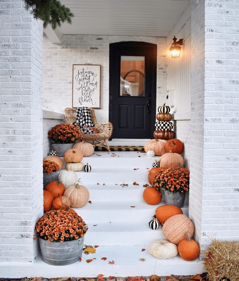 8 Tips on How to Decorate Your Porch for Fall + Free Printables