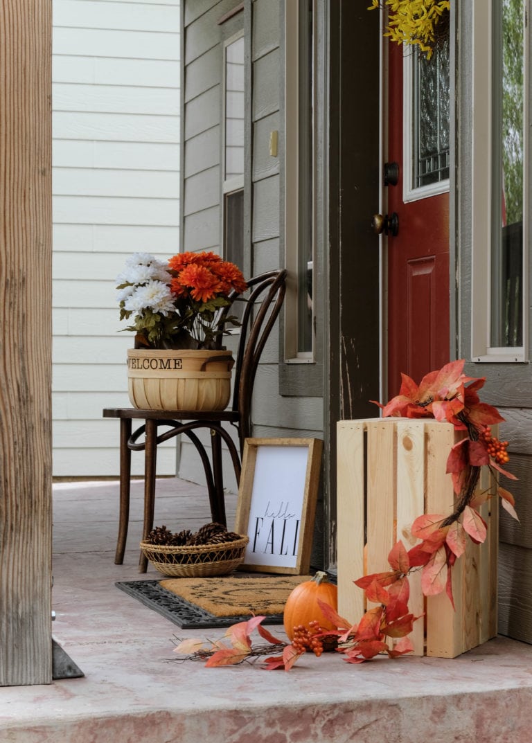 8 Tips on How to Decorate Your Porch for Fall + Free Printables