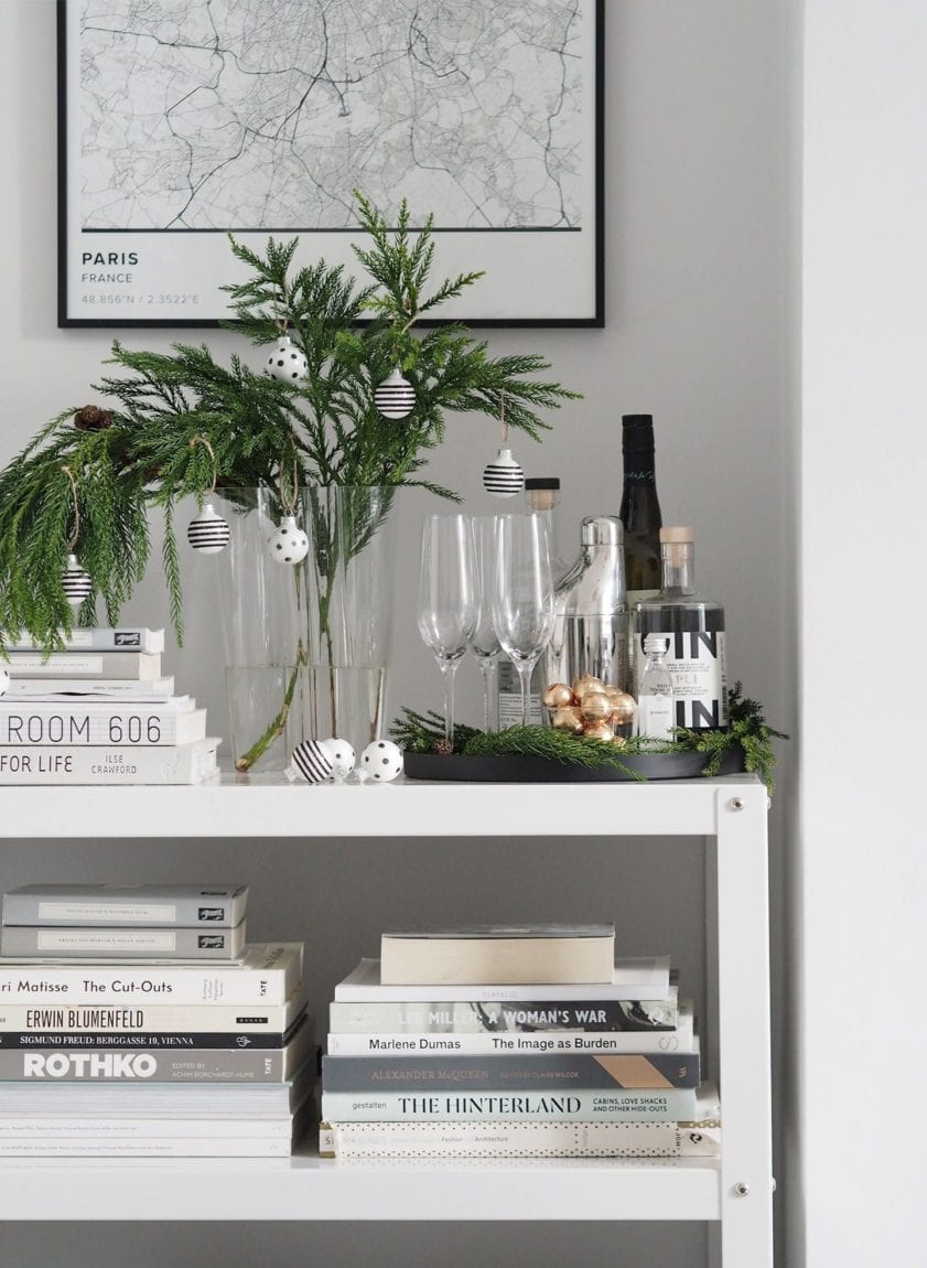 10 Tips on Home Decorating For Christmas on a Budget