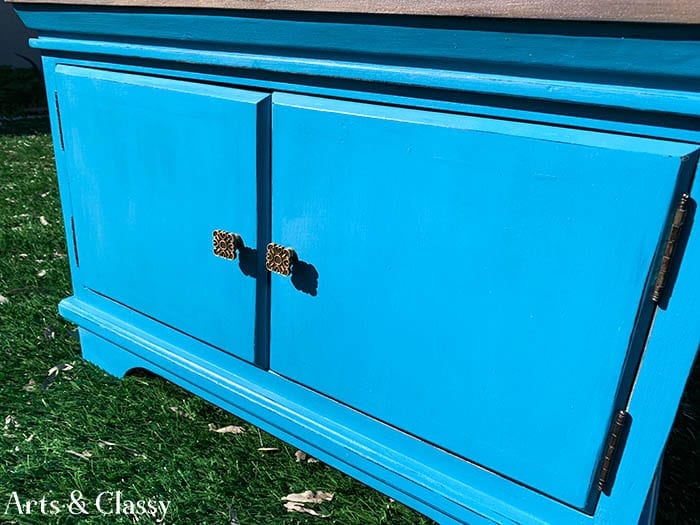 Client Project: Goodwill Find Cabinet Gets A Rustic Farmhouse Makeover #thriftstorefind #farmhousedecor #furnitureflip #mediacabinet #cabinet #chalkpaint