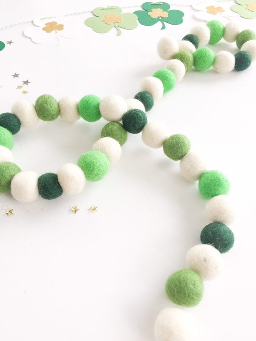 Check out these amazing St. Patricks Day Decorations Decor Ideas for your home! You can decorate your home on even the smallest of budgets.
