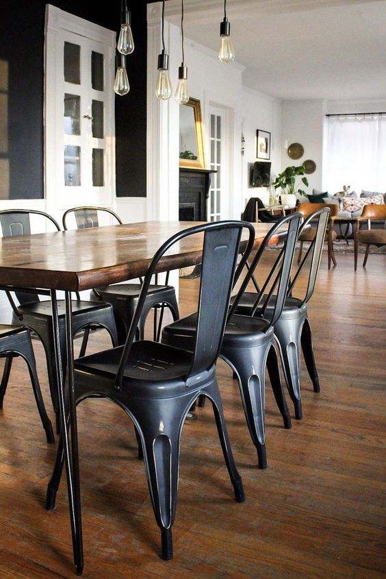 Take a Seat - A Guide to the Best Black Farmhouse Chairs