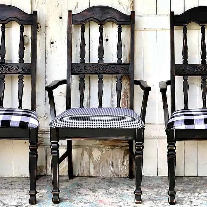 Take a Seat - A Guide to the Best Black Farmhouse Chairs