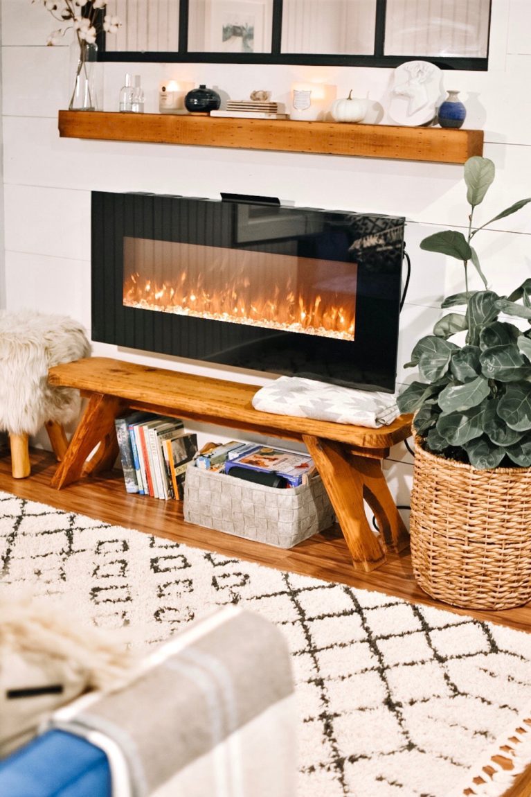 Mantel makeovers are one of my favorite ways to swap out decor seasonally. It’s probably one of the easiest places to start when it comes to rearranging your decor. Things like lanterns, pillar candles, mason jars, garlands, and frames are often used as farmhouse decorations on a fireplace mantel. 