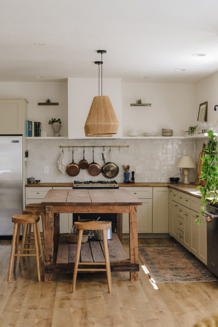 10 Farmhouse Decor Ideas That Will Make Your Home Feel Cozy