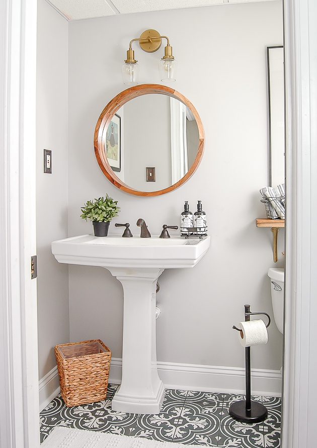 Looking for a great bathroom remodel idea? These 15 gorgeous bathroom remodels will help you squeeze maximum design style into a small space. Dig in and enjoy.