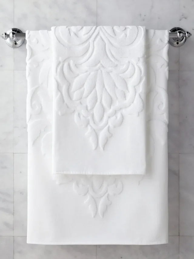 cropped-Resort-Sculpted-Bath-Towels-Frontgate.webp