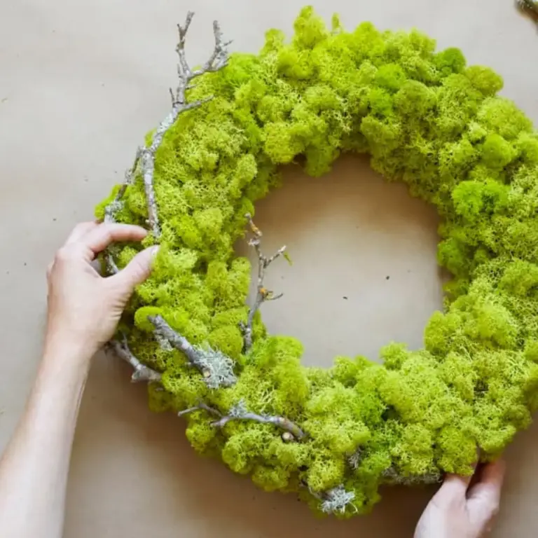 How To Easily Create 13 Beautiful DIY Spring Wreaths for Your Front Door