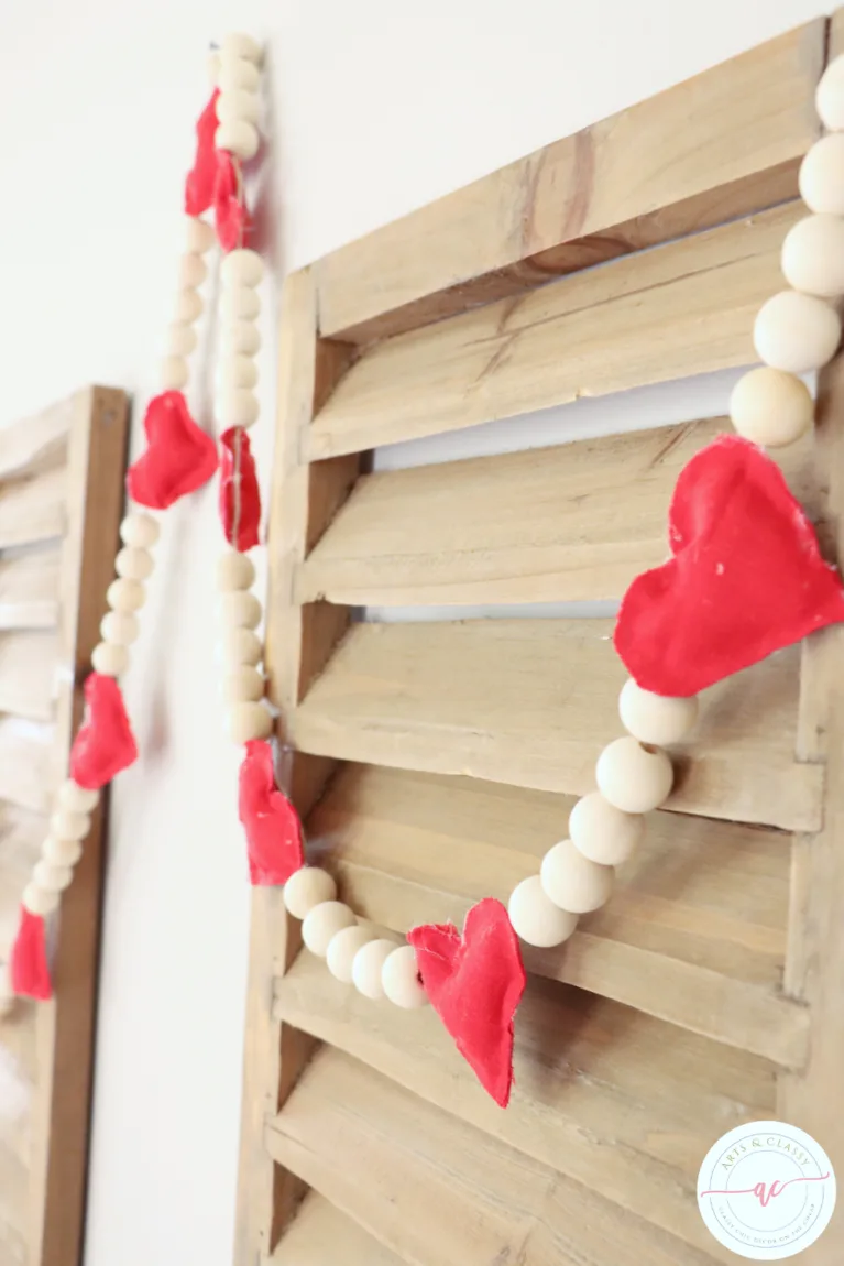 How To Make A DIY Valentines Day Garland (No Sew!)