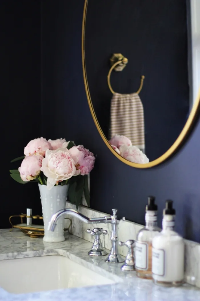 8 Essential Tips for Decorating a Navy Blue Bathroom on a Tight Budget - Inspiration From The Pastiche