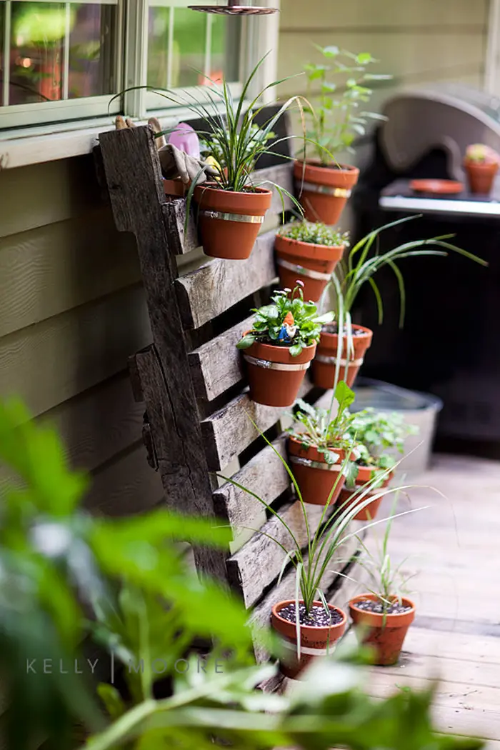 Upcycle with Style - Easy Beginner DIY Pallet Projects for Home Decor - Pallet Planter