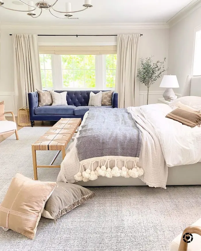 Explore 15 affordable ways to bring modern farmhouse vibes to your bedroom. Capture the perfect blend of simplicity and style without splurging.
