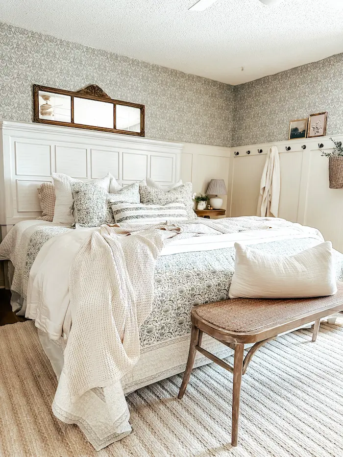 https://www.artsandclassy.com/wp-content/uploads/2023/06/Farmhouse-Bedroom-Vintage-Art.webp