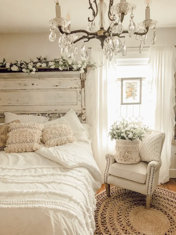 Transform your bedroom into a farmhouse-style retreat without spending a fortune. Discover 15 affordable ways to capture the rustic beauty.
