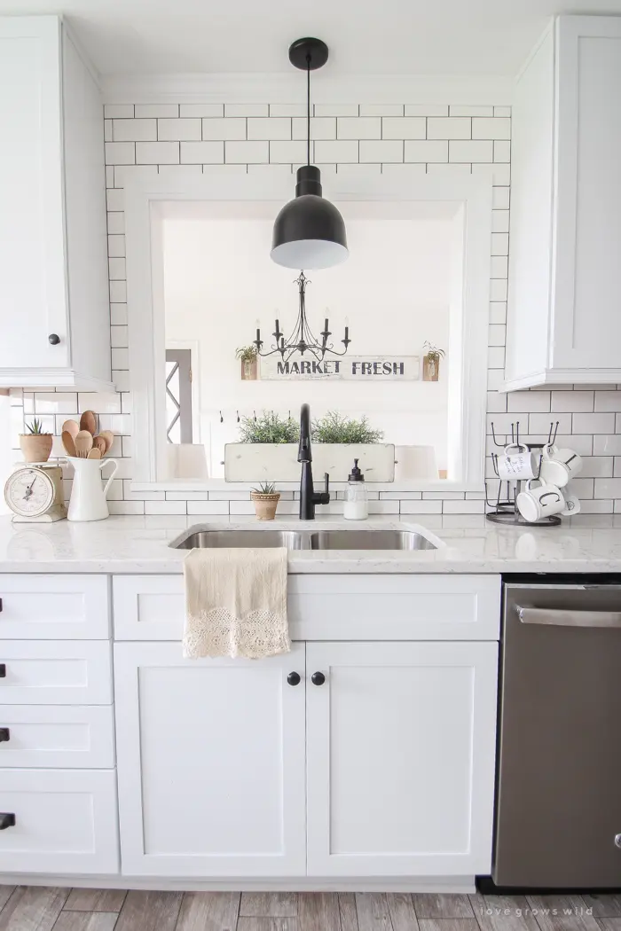 Embrace vintage charm in your kitchen with these farmhouse decor ideas that infuse a neutral palette, warmth, character, and a touch of nostalgia.
