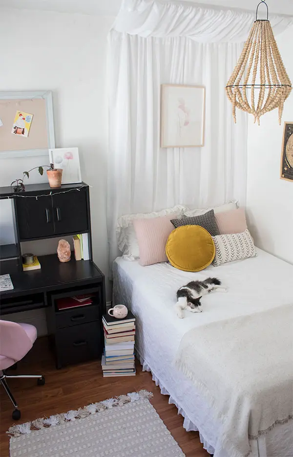 Bold & Beautiful: Making a Statement with Color in Your Dorm Room ...
