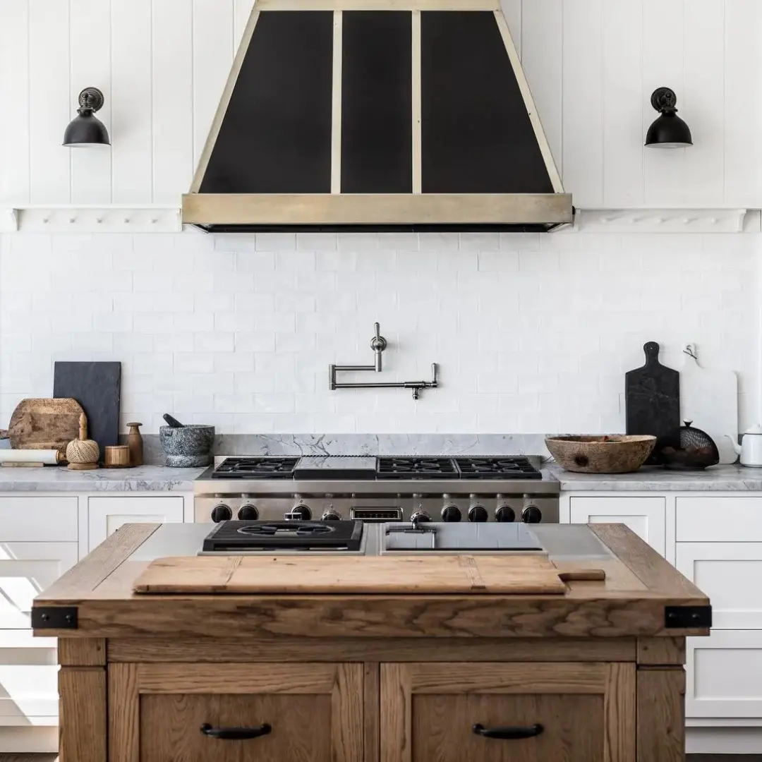 Bold and Beautiful: Adding Statement Pieces to Your Modern Farmhouse Kitchen