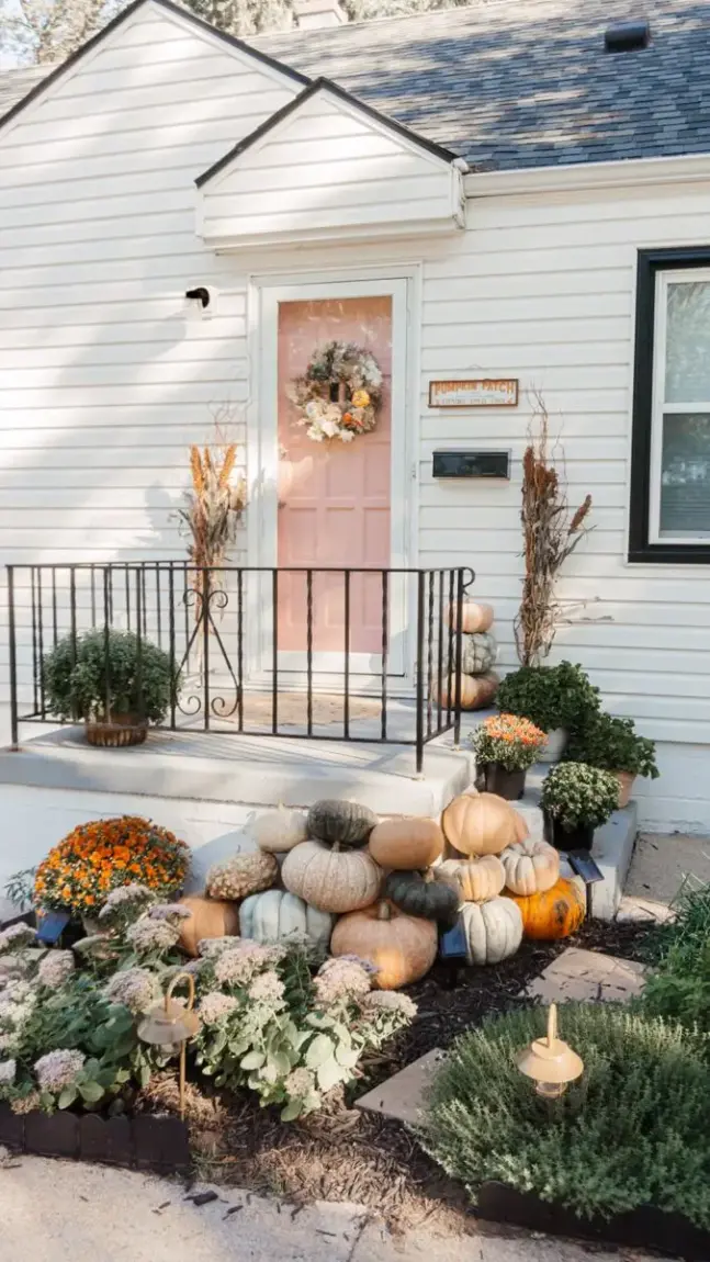 Outdoor Decorating for Autumn. Explore decorating ideas that capture the essence of autumn.
