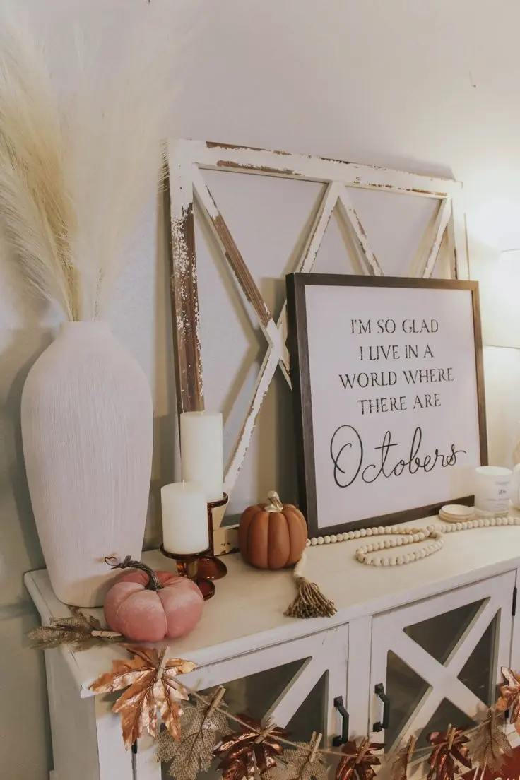 Welcome autumn into your home with these welcoming entryway decor ideas. Transform your space.
