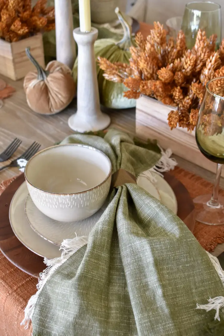 Thanksgiving Table Decoration Ideas to Express Gratitude	