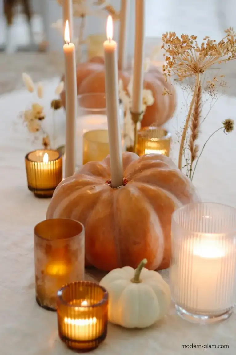 Chic Thanksgiving Table Settings	