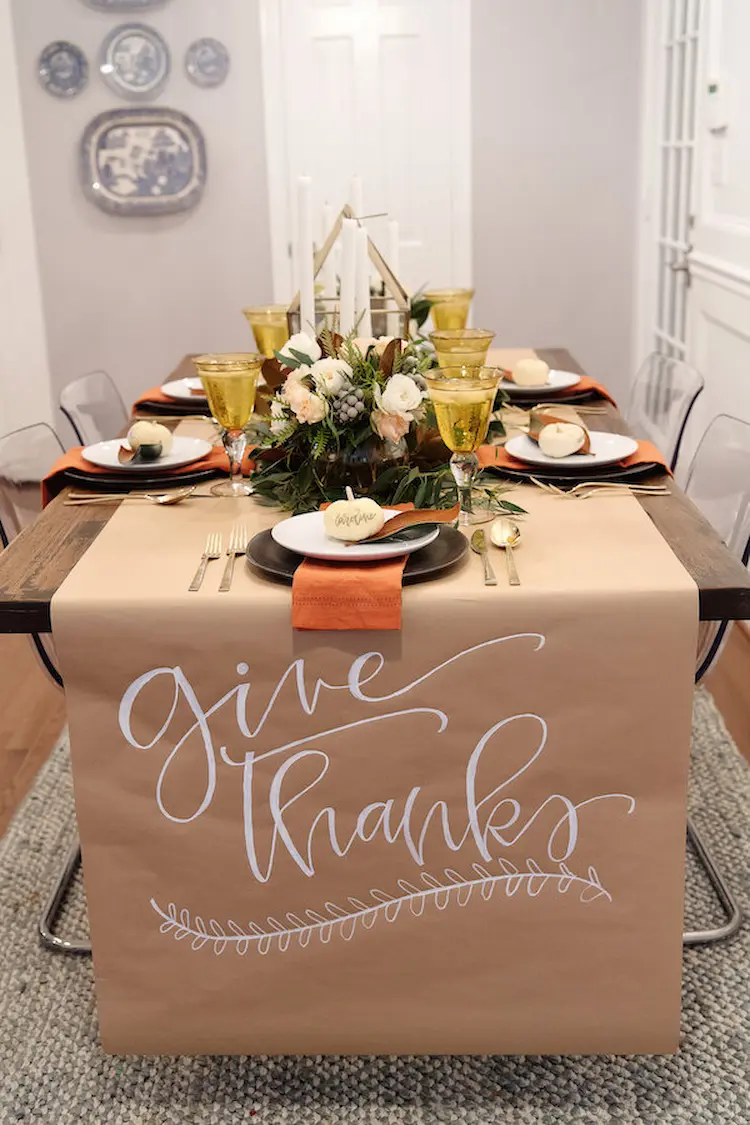 Thanksgiving Table Settings with a Personal Touch	