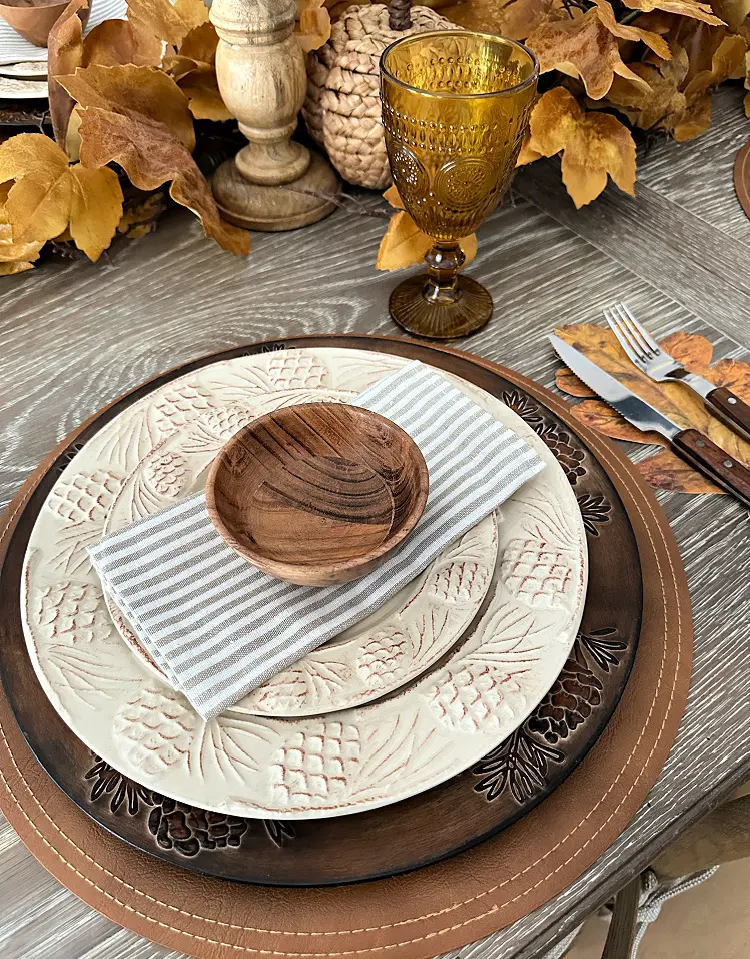 Thanksgiving Tablescapes to Wow Your Loved Ones	