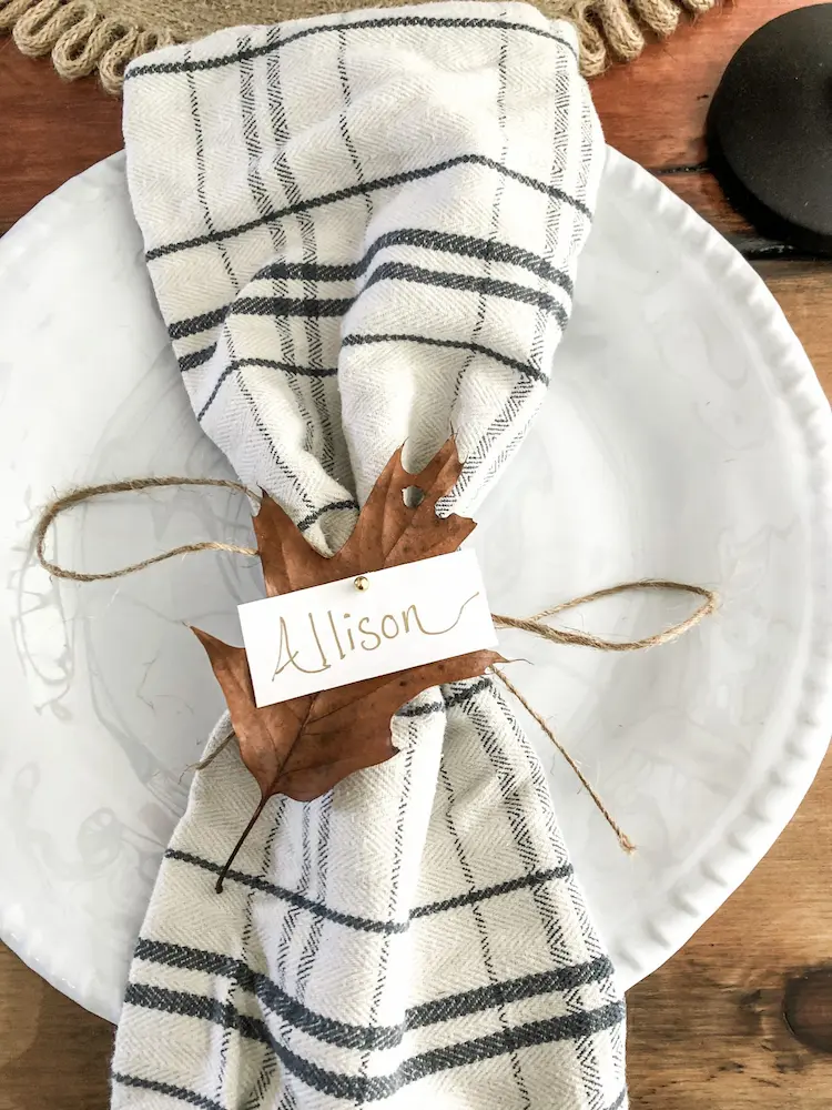 Simple Thanksgiving Table Settings	