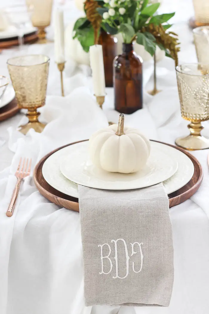 Minimalist Thanksgiving Table Decor Ideas	