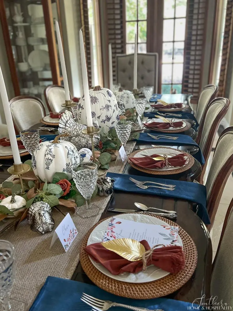 Coastal Thanksgiving Table Decor Ideas	