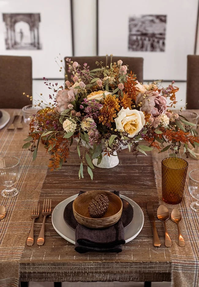 Effortless and Chic Thanksgiving Table Settings